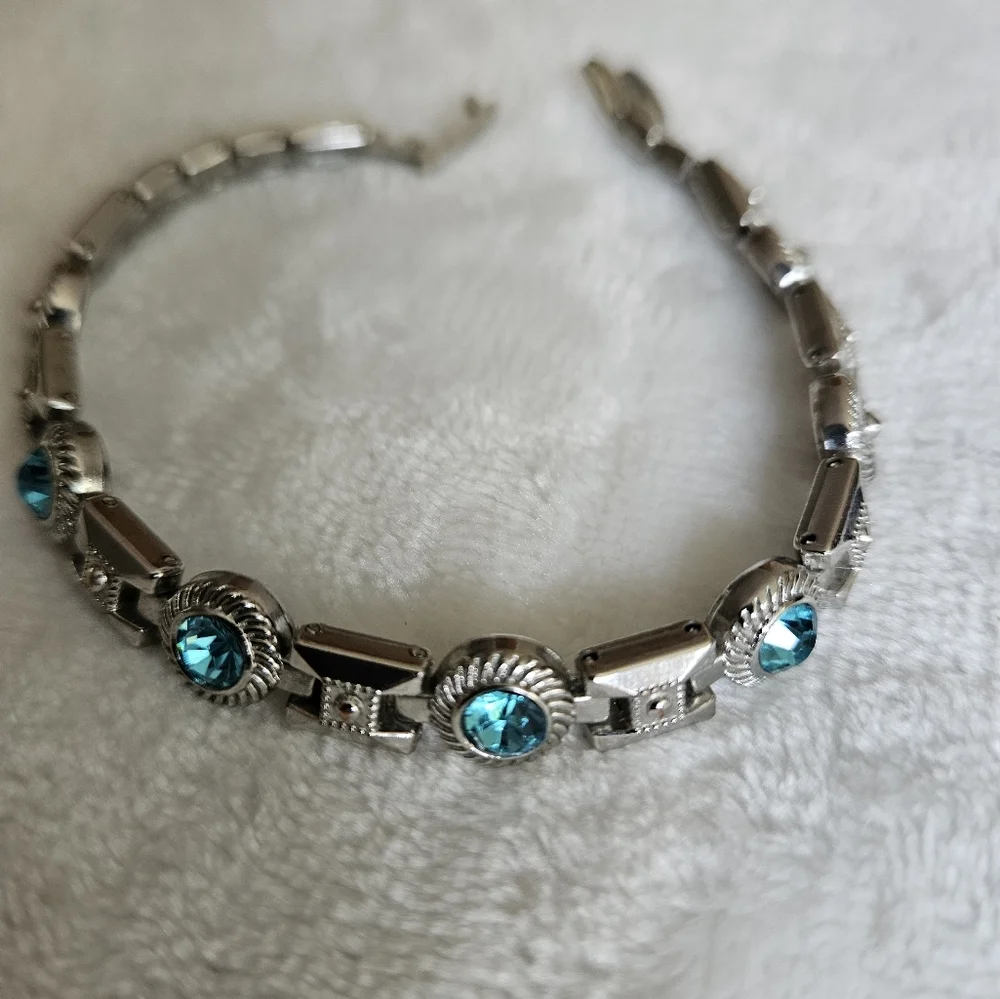 Vintage Silver Tone Scroll Link 7